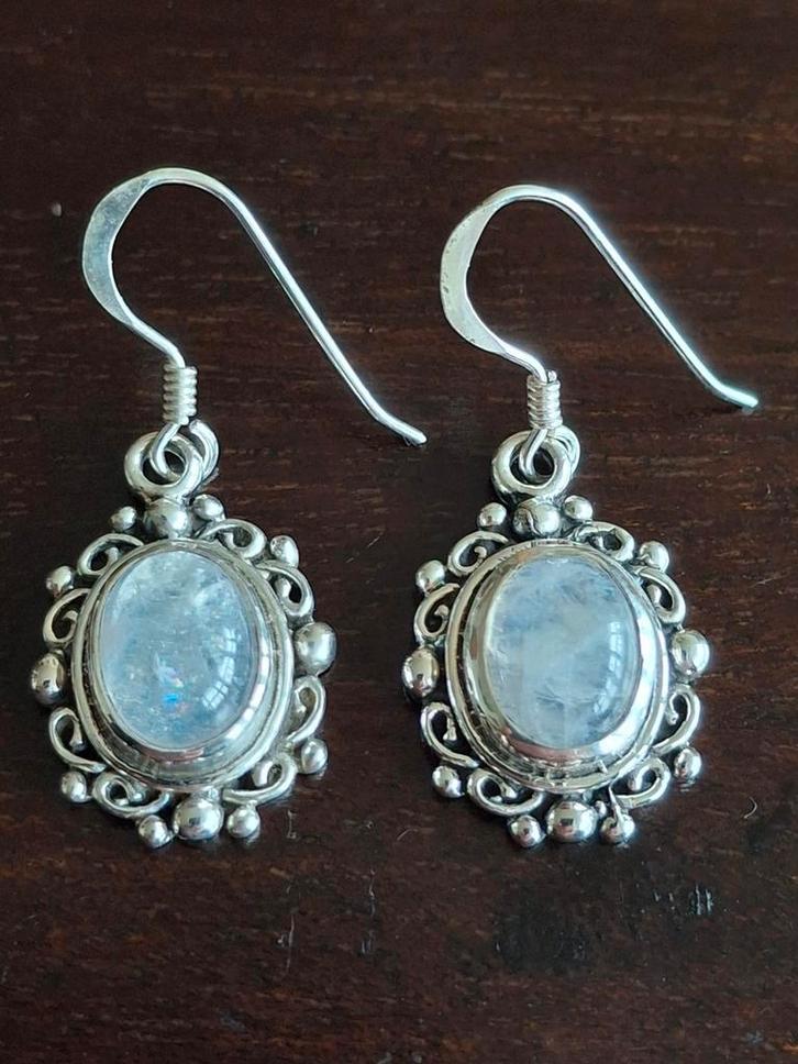 Zilveren oorbellen met maansteen, Sieraden, Tassen en Uiterlijk, Oorbellen, Zo goed als nieuw, Hangers, Zilver, Zilver, Met edelsteen