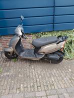 Scooter geel kenteken, Fietsen en Brommers, Snorfietsen en Snorscooters, Ophalen, Gebruikt, Kymco, Benzine
