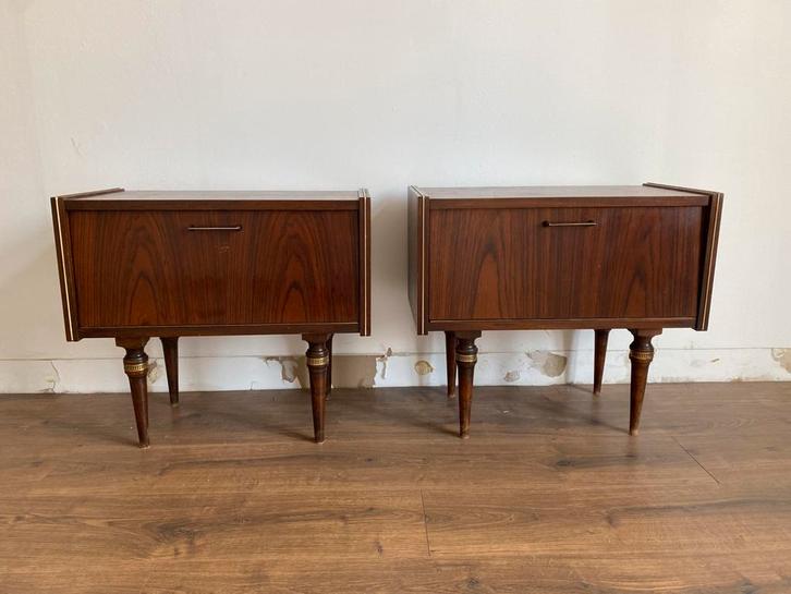 2 mooie vintage retro antieke nachtkastjes! setje van twee, Huis en Inrichting, Slaapkamer | Nachtkastjes, Zo goed als nieuw, Minder dan 45 cm