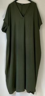 Maud lange jurk mt 48-50 leger groen nieuw, Kleding | Dames, Groen, Ophalen of Verzenden, Onder de knie, Zo goed als nieuw