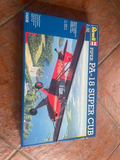 Revell piper pa-18 super cub 1:32 04208, Hobby en Vrije tijd, Modelbouw | Vliegtuigen en Helikopters, Zo goed als nieuw, Groter dan 1:72