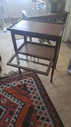 Theetafel Antiek met dienblad en glazen onderkast, Ophalen