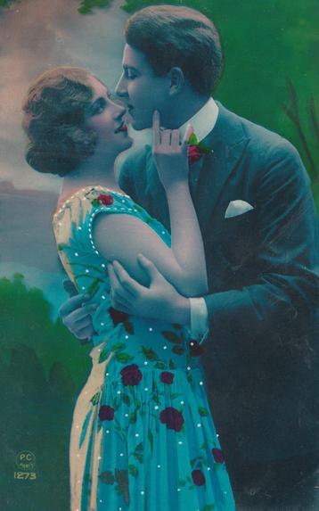 MEISJE ROMATIEK UIT BEGIN 1900 ZEER MOOI OUDE KAART KJ309 beschikbaar voor biedingen