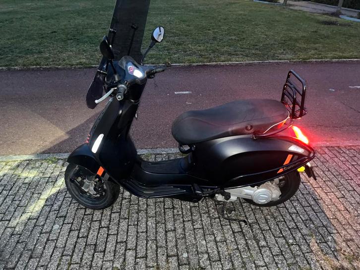 Vespa sprint, Fietsen en Brommers, Scooters | Vespa, Gebruikt, Overige modellen, Maximaal 45 km/u, Benzine, Ophalen