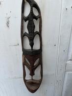 Afrikaanse masker met krokodil, Antiek en Kunst, Kunst | Beelden en Houtsnijwerken, Ophalen of Verzenden