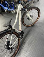 Cube mountainbike meisje wit rose limited edition, Fietsen en Brommers, Ophalen of Verzenden, Zo goed als nieuw, Dames, Overige merken