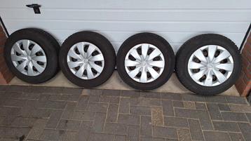Winterbanden set Toyota Yaris 2012 - Uniroyal 175/70 R14 beschikbaar voor biedingen