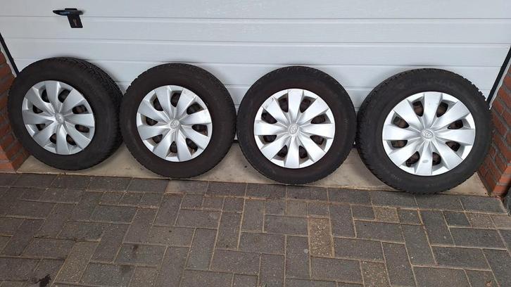 Winterbanden set Toyota Yaris 2012 - Uniroyal 175/70 R14, Auto-onderdelen, Banden en Velgen, Banden en Velgen, Winterbanden, 14 inch