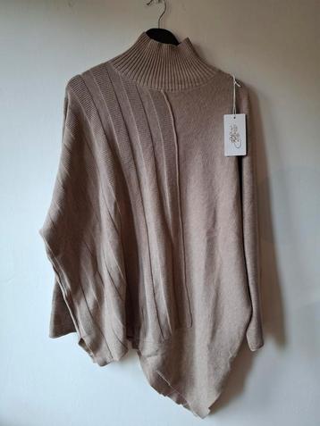 Morghy asymmetrische col trui taupe S/M 38 t/m 46  beschikbaar voor biedingen