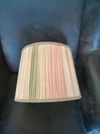 Vintage zijden geplooide lampenkap., Huis en Inrichting, Lampen | Lampenkappen, Ophalen of Verzenden, Rond, 25 tot 50 cm