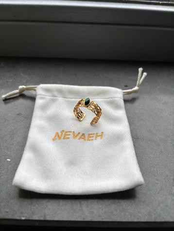 Nieuwe ring Nevaeh verstelbaar goud met groene steen beschikbaar voor biedingen