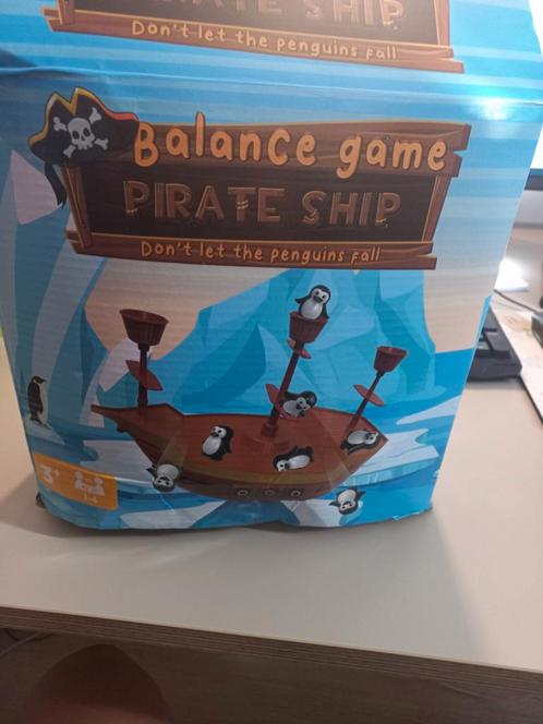 Piratenschip Balanceer Spel met Pinguïns, Hobby en Vrije tijd, Gezelschapsspellen | Bordspellen, Zo goed als nieuw, Een of twee spelers