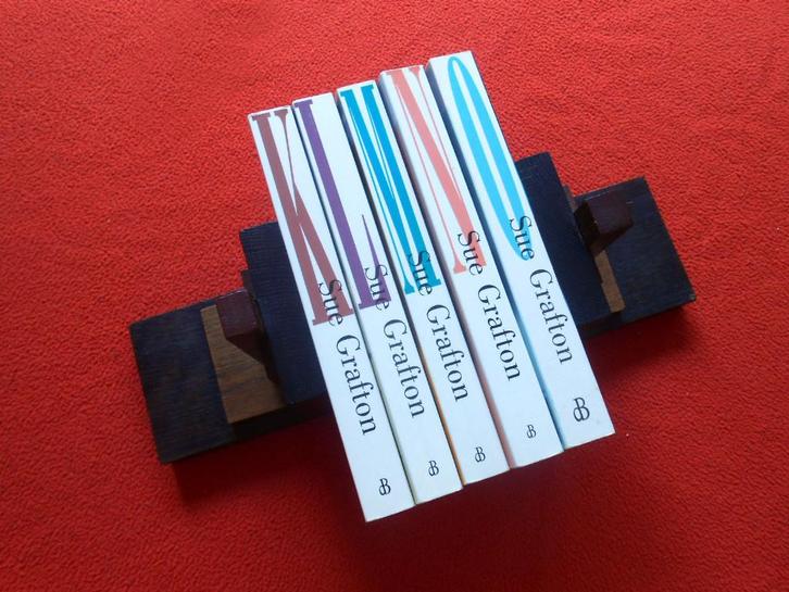 Sue Grafton: afzonderlijke delen K L M N O, Boeken, Thrillers, Zo goed als nieuw, Ophalen of Verzenden