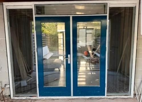 Tuindeuren met zijlichten en kozijn van 2015, Doe-het-zelf en Verbouw, Kozijnen en Schuifpuien, Zo goed als nieuw, Deurkozijn