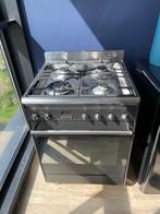 4 pits SMEG fornuis met oven, 60 cm of meer, 4 kookzones, Vrijstaand, Gebruikt