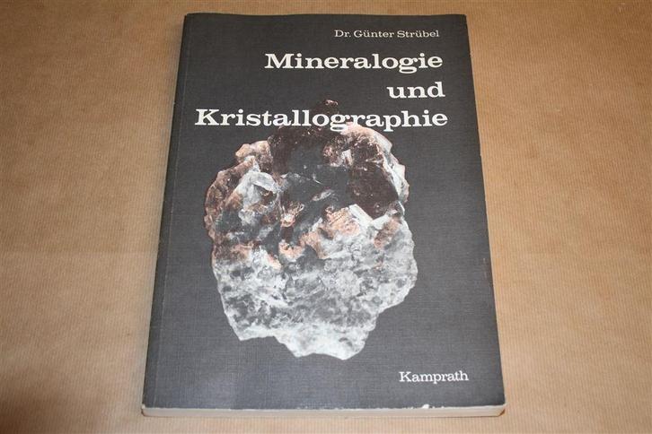 Boek. Mineralogie en kristallografie., Verzamelen, Mineralen en Fossielen, Ophalen of Verzenden
