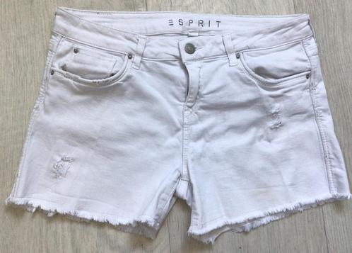 Korte spijkerbroek wit van Esprit maat 38, Kleding | Dames, Spijkerbroeken en Jeans, Gedragen, W30 - W32 (confectie 38/40), Wit