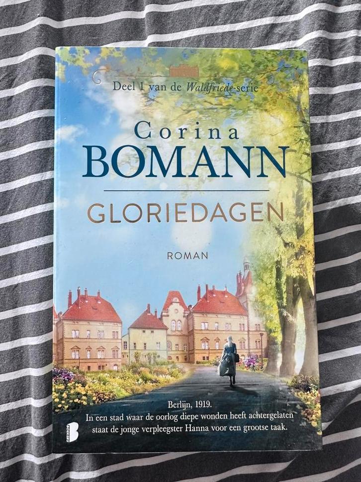 Corina Bomann - Gloriedagen, Boeken, Literatuur, Zo goed als nieuw, Nederland, Ophalen of Verzenden