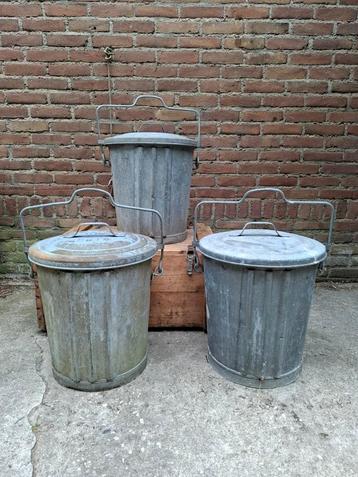 Oude brocante vuilnisemmer prullenbak bloembak haardhout beschikbaar voor biedingen