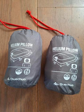 Twee Quecha lichtgewicht opblaasbare hoofdkussens. beschikbaar voor biedingen
