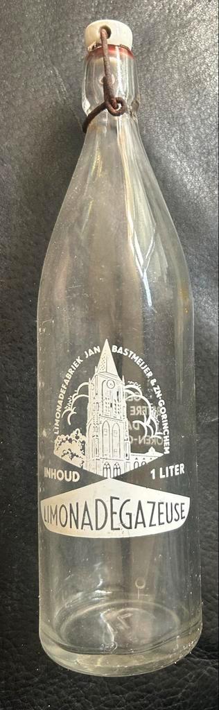 Vintage Toren Limonade Gazeuse Fles beschikbaar voor biedingen