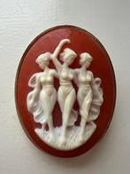 Vintage  Camee broche met 3 dansers Western Germany, Ophalen of Verzenden, Zo goed als nieuw, Overige materialen