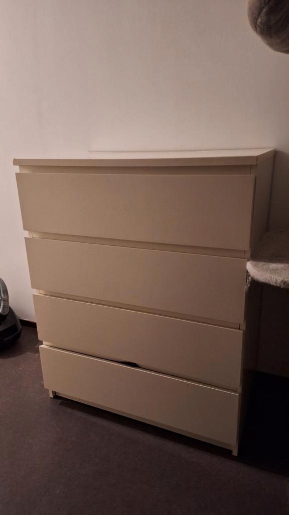 Witte Malm ladekast van Ikea, Huis en Inrichting, Kasten | Ladekasten, Gebruikt, 100 tot 150 cm, 50 tot 100 cm, 25 tot 50 cm, Kunststof