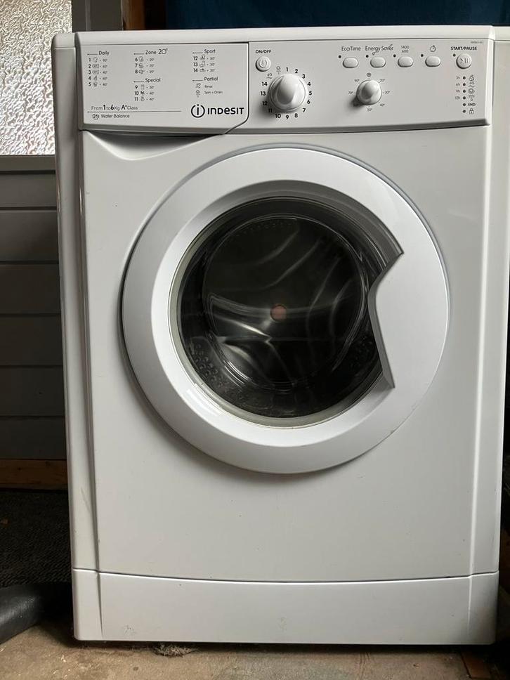 Indesit Wasmachine, ziet er goed uit!, Witgoed en Apparatuur, Wasmachines, Gebruikt, Voorlader, 4 tot 6 kg, 85 tot 90 cm, 1200 tot 1600 toeren