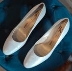 Licht beige pumps Peter Kaiser maat 37.5, Kleding | Dames, Schoenen, Ophalen of Verzenden, Zo goed als nieuw, Beige