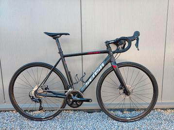Sensa Romagna SLE Disc racefiets.
54cm frame. Shimano 105. beschikbaar voor biedingen