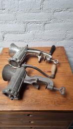 2 oude gehaktmolens, Ophalen of Verzenden