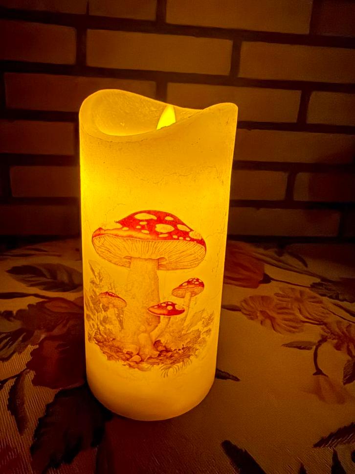 LED kaars met paddestoel afbeelding., Huis en Inrichting, Woonaccessoires | Kandelaars en Kaarsen, Nieuw, Kaars, Ophalen of Verzenden