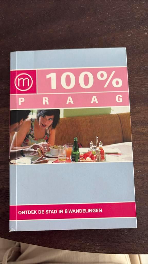 Mathilde Verbaas - 100% Praag, Boeken, Reisgidsen, Gelezen, Reisgids of -boek, Europa, Overige merken, Budget, Ophalen of Verzenden