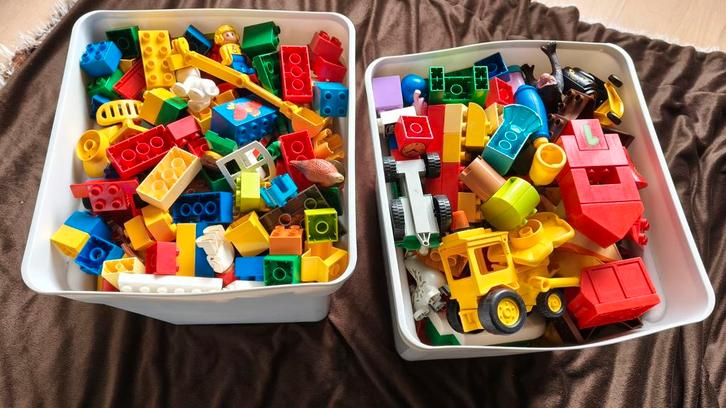 Duplo - Oud - 2 bakken., Kinderen en Baby's, Speelgoed | Duplo en Lego, Gebruikt, Duplo, Ophalen of Verzenden