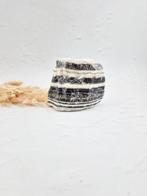 Zebra calciet ruw edelsteen steen zwart wit, Ophalen of Verzenden, Mineraal