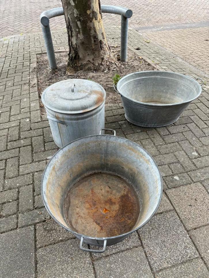 2x hele grote Zinken wasteilen & 1x grote zinken was Pan, Huis en Inrichting, Emmers, Gebruikt, Zink, Met deksel, Ophalen of Verzenden
