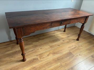 Antieke (eet)tafel beschikbaar voor biedingen