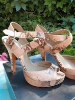 Prachtige pumps (Esprit collection) in maat 39 ZGAN!, Ophalen of Verzenden, Zo goed als nieuw, Pumps