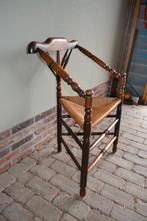 Prachtige antieke eiken houten hoekstoel met biezen zitting., Antiek en Kunst, Verzenden