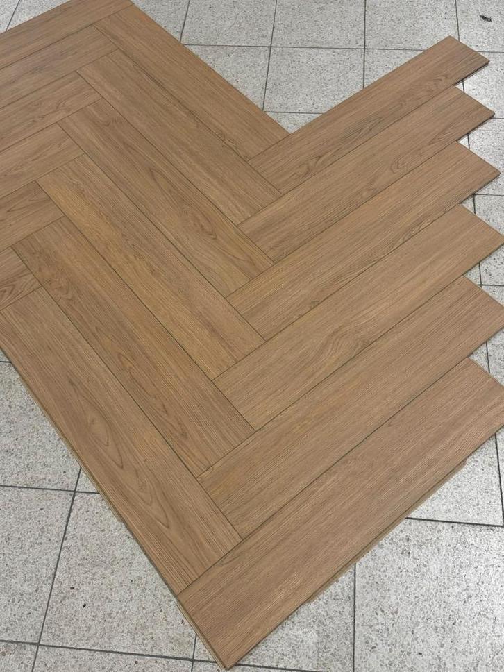 Visgraat vloer, Doe-het-zelf en Verbouw, Vloerdelen en Plavuizen, Nieuw, Laminaat, Hout, Minder dan 50 cm, 10 tot 30 cm, 10 m² of meer