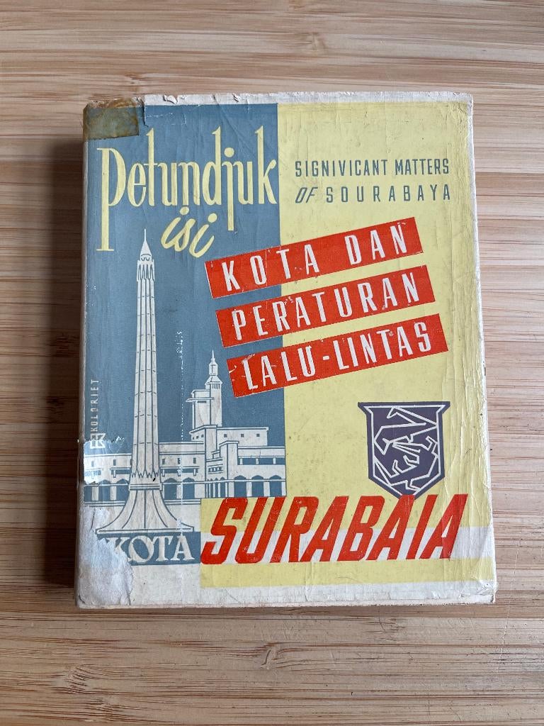 Vintage Reisgids / goudengids Soerabaja, Ophalen of Verzenden, Gelezen