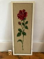 Geborduurd rank smal hoog schilderijtje met rode rood roos, Minder dan 50 cm, Gebruikt, Oorspronkelijke maker, Ophalen of Verzenden