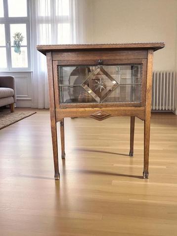 Vintage glazen vitrine / etalage / theekastje beschikbaar voor biedingen