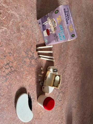 Vintage poppenkaptafel – Little Hostess Dressing table beschikbaar voor biedingen