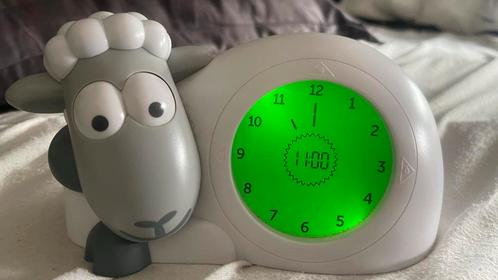 Zazu Sam het Schaap Slaaptrainer Wekker, Huis en Inrichting, Woonaccessoires | Klokken, Zo goed als nieuw, Wekker of Tafelklok