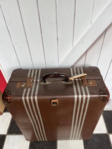 Brocante kledingkoffer met lingeriedoos, koffers, koffer beschikbaar voor biedingen