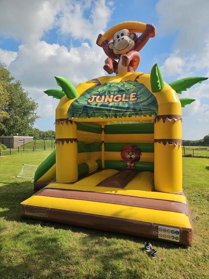 Springkussen met glijbaan te huur!!, Hobby en Vrije tijd, Feestartikelen | Verhuur, Zo goed als nieuw, Overige, Ophalen of Verzenden