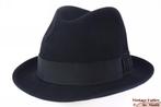 Vintage Gleufhoed Mayser Livorno Strato zwart vilt 56, Hoed, Mayser - Livorno Strato, Ophalen of Verzenden, 57 cm (M, 7⅛ inch) of minder
