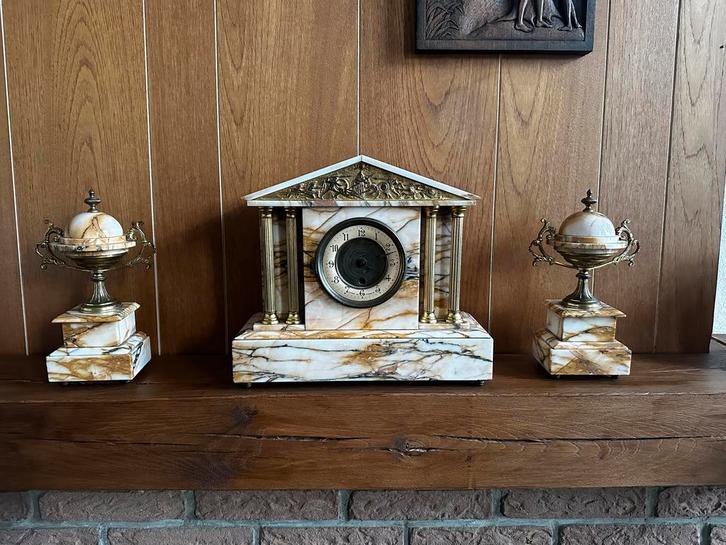 Schouwgarnituur, marmer & koper, Antiek en Kunst, Antiek | Klokken, Ophalen