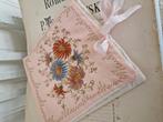 Kleine brocante handpainted lingeriehoes, Ophalen of Verzenden